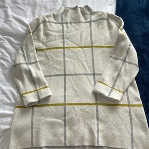 Large Tahari sweater shirt